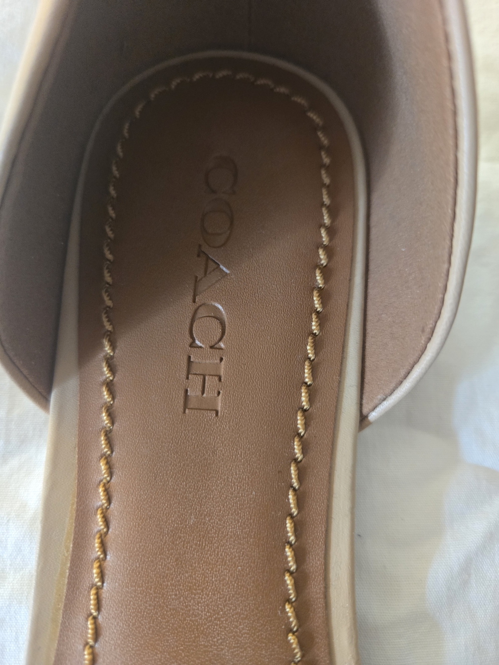 Coach Women's Pointed Toe D'Orsay Flat in Beige - Picture 3 of 8